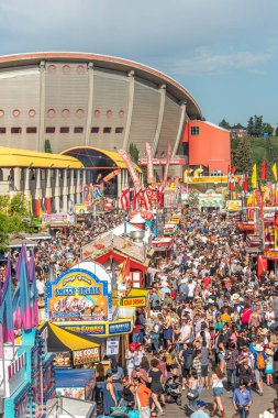 Calgary, Alberta-13 Temmuz 2019: Sights ve Calgary Stampede arazisi sesleri. Calgary Stampede dünyanın en büyük tarım, Rodeo ve midways biridir.