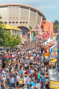Calgary, Alberta-13 Temmuz 2019: Sights ve Calgary Stampede arazisi sesleri. Calgary Stampede dünyanın en büyük tarım, Rodeo ve midways biridir.