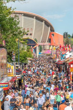Calgary, Alberta-13 Temmuz 2019: Sights ve Calgary Stampede arazisi sesleri. Calgary Stampede dünyanın en büyük tarım, Rodeo ve midways biridir.