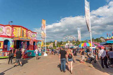 Calgary, Alberta-13 Temmuz 2019: Sights ve Calgary Stampede arazisi sesleri. Calgary Stampede dünyanın en büyük tarım, Rodeo ve midways biridir.