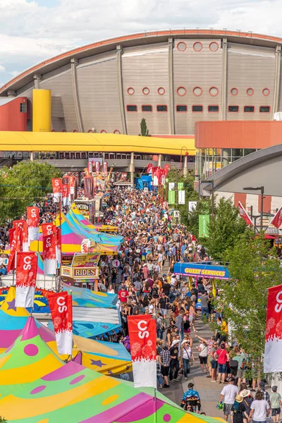 Calgary, Alberta-13 Temmuz 2019: Sights ve Calgary Stampede arazisi sesleri. Calgary Stampede dünyanın en büyük tarım, Rodeo ve midways biridir.