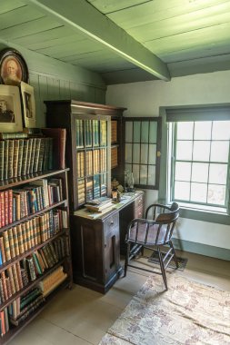 Batoche, Saskatchewan - 6 Ağustos 2019: St. Antoine de Padoue Papaz Evi. Kanada 'nın Batoche Ulusal Tarihi Alanı' nda yer almaktadır..