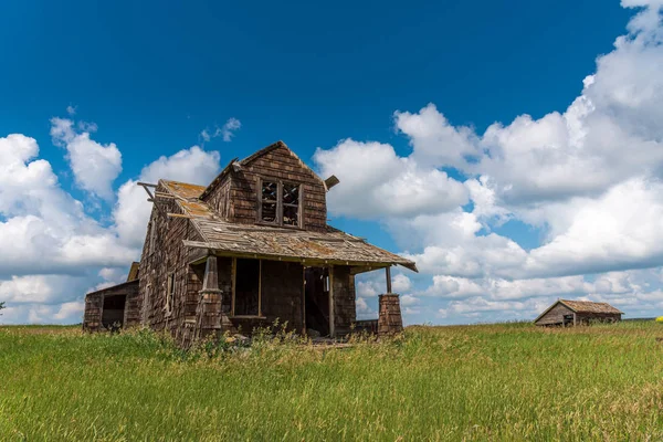 Uma Antiga Fazenda Abandonada Alberta Rural — Fotografia de Stock