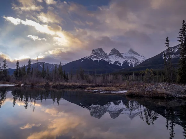 Three Sisters Rocky Mountains Reflecting Bow River — Stock Photo, Image