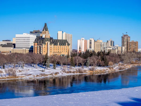 Saskatchewan River Valley Saskatoon Skyline Una Fredda Giornata Invernale — Foto Stock