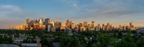 Uitzicht Prachtige Skyline Van Calgary Tijdens Een Prachtige Zonsondergang — Stockfoto