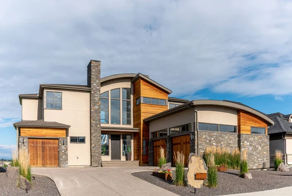 Vista Una Casa Suburbana Lujo Calgary Canadá — Foto de Stock