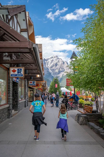 Banff Alberta Temmuz 2020 Yazın Banff Alberta Banff Caddesi Manzarası — Stok fotoğraf