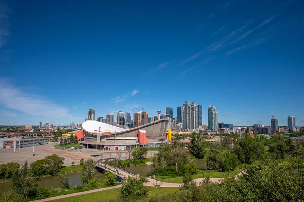 Calgary Alberta Lipca 2020 Scotiabank Saddledome Calgary Alberta Lecie Panoramą — Zdjęcie stockowe