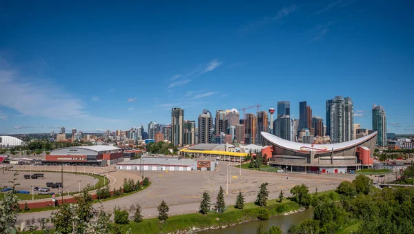 Calgary Alberta Lipca 2020 Scotiabank Saddledome Calgary Alberta Lecie Panoramą — Zdjęcie stockowe