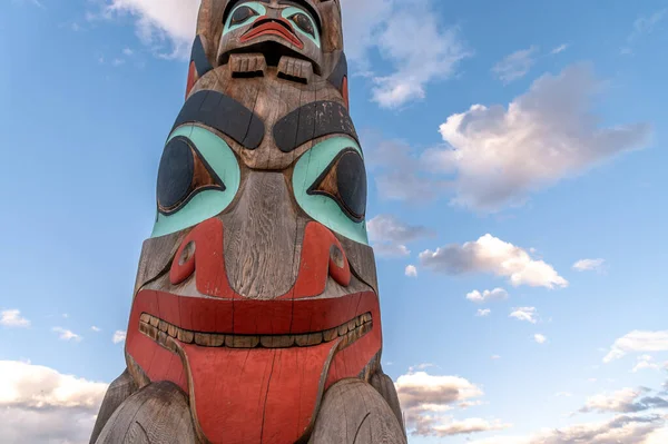 Totem Národním Parku Jasper Soumraku — Stock fotografie