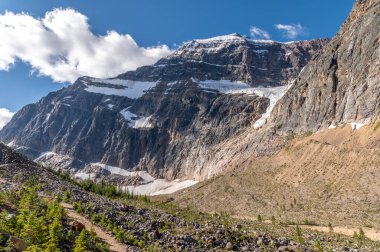 Jaspe Ulusal Parkı 'nda Edith Dağı Hücresi.