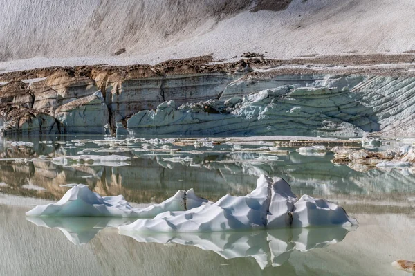 Glaciar Ángel Cuelga Sobre Acantilado Debajo Del Monte Edith Cavell —  Fotos de Stock