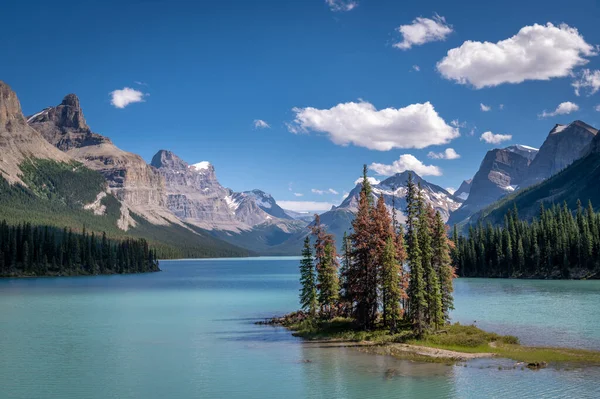 Spirit Island Maligne Lake Jasper National Park Alberta Canadá —  Fotos de Stock