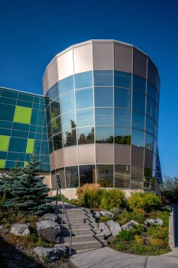 Calgary 'deki Mount Royal Üniversitesi Kampüsü' nün dışındaki binalar..