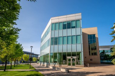 Calgary, Alberta - 4 Eylül 2020: Mount Royal Üniversitesi 'ndeki Bissett İşletme Okulu.