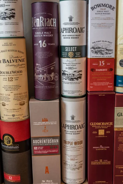 Különböző Scotch Whisky Bemutató Dobozok Egymásra Hogy Hozzon Létre Egy — Stock Fotó