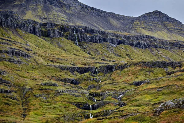 Wunderschöne Berge Und Wasserfälle Von Island Eine Kosmische Landschaft — Stockfoto
