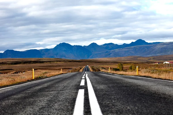 İzlanda çevresinde doğal yol