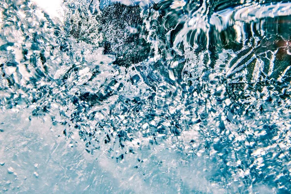 美しいマルチカラーの氷つらら 抽象色の氷 — ストック写真
