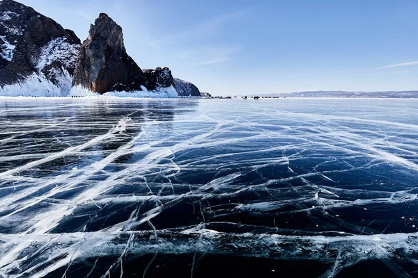 Lago Baikal Inverno Bela Ilha Rochosa Fundo Céu Azul Gelo — Fotografia de Stock