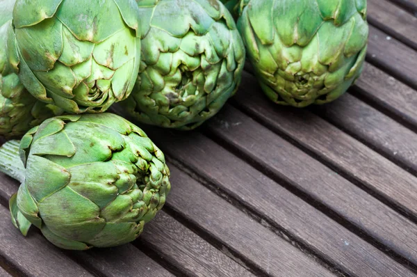 Artichokes Wooden Table Image — Stock Photo, Image