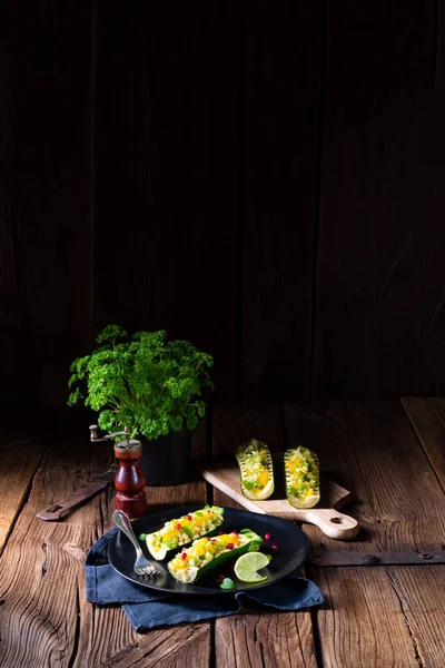 Zucchine Grigliate Ripiene Formaggio Pecora Paprica — Foto Stock
