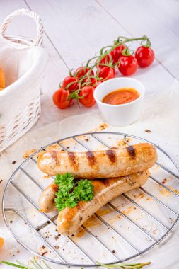 lezzetli domuz sucuğu ketçap ve taze rulo