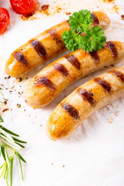 lezzetli domuz sucuğu ketçap ve taze rulo