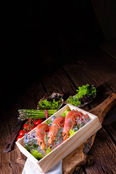 Camarão Vermelho Argentino Cozido Com Salada Gelo — Fotografia de Stock