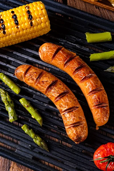 ızgara krakauer sosis ızgara sebze ile devam eder.