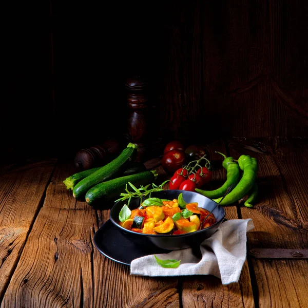Ratatouille Vegetariano Com Legumes Frescos Ervas — Fotografia de Stock