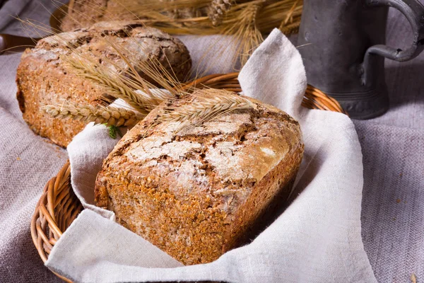 Läcker Hemmagjord Grovt Rågbröd Från Surdeg — Stockfoto