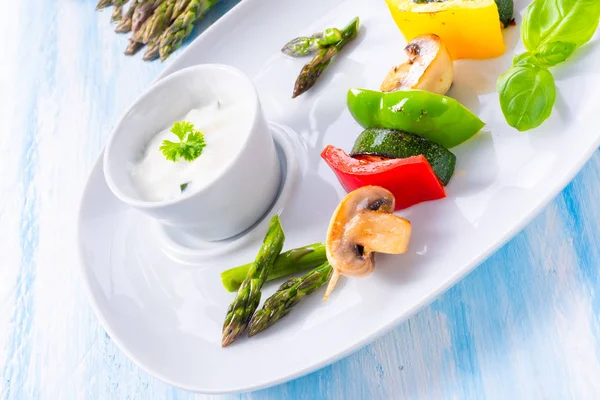 Shashlik Vegetal Vegetariano Con Salsa Ajo Yogur — Foto de Stock