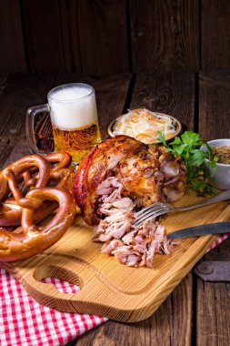 NET ve huysuz orijinal Eisbein Bavyera tarzı