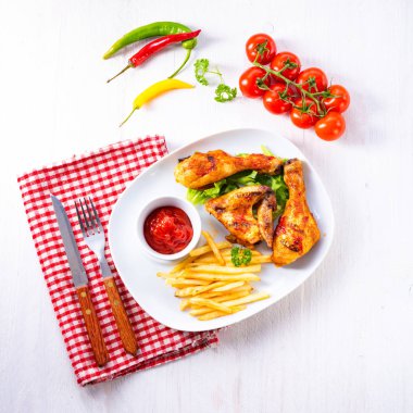 Taze ve gevrek rustik domuz eti ızgara sopa