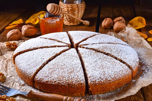 Torta Noci Autunnale Fresca Gustosa Con Miele — Foto Stock