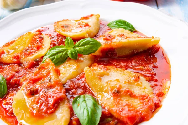 Delicious Pasta Ravioli Tomato Sauce Basil — Stock Photo, Image