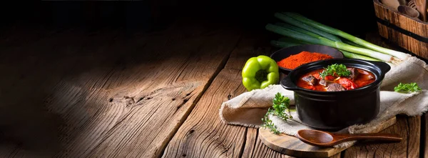 Verdadero Goulash Húngaro Con Carne Res Pimentón —  Fotos de Stock