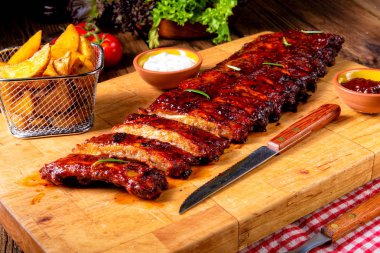 Kömür ızgarasından pirzola.