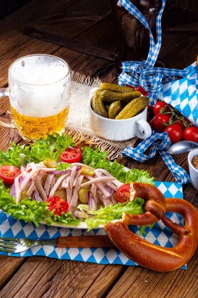 Delicious Bavarian Sausage Salad Onion Cucumbers — Stock Photo, Image