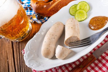 lezzetli Bavyera oktoberfest beyaz sosis tatlı hardal 
