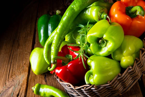 Harvested Peppers Hot Peppers Basket — Stock Photo, Image