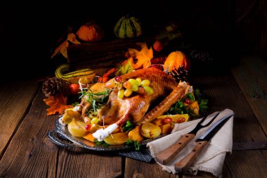 lezzetli çıtır tatlım kaz fırın metal tepsi 