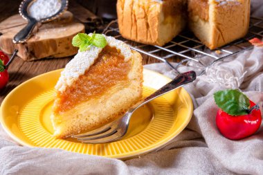 Elma gevrek kabuk, Amerikan elmalı turta ile kaplı