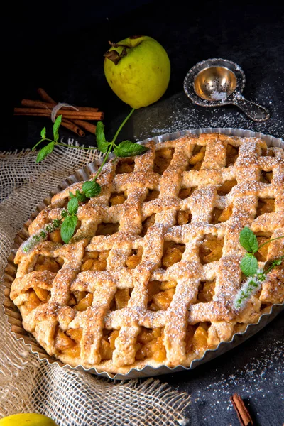 Torta Maçã Saborosa Com Reticulado Crosta Superior Panela Bolo — Fotografia de Stock