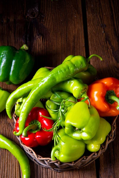 Various Harvested Peppers Hot Peppers Wicker Basket — Stock Photo, Image