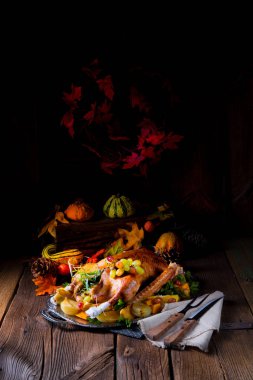 lezzetli çıtır tatlım kaz sebzeli tepsi 