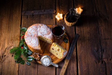 hakiki İtalyan Noel panettone yakından görmek