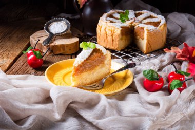 yakından görmek American Apple Pie bu elma gevrek kabuk ile - kaplı.